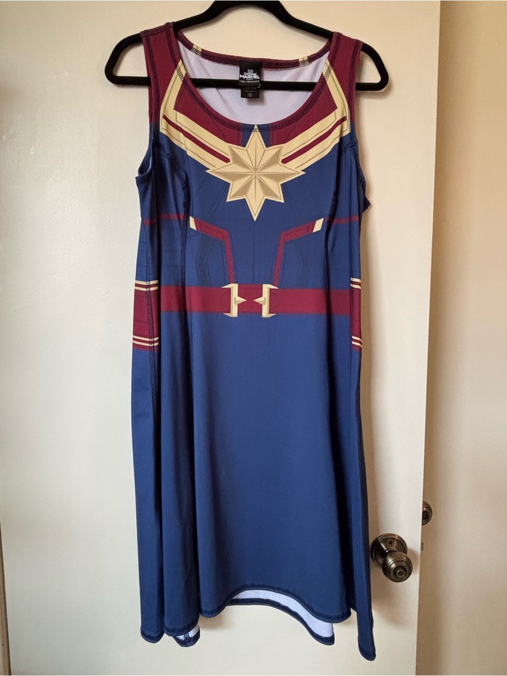 Her Universe Captain Marvel Tank Dress, size 0X